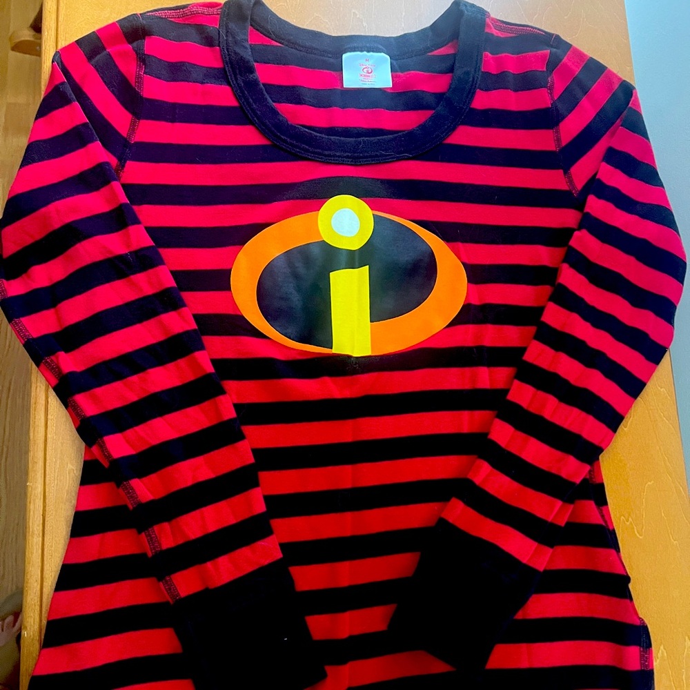 Hanna Andersson women’s Disney Incredible pajama top.